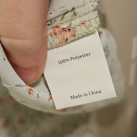 Agnes Orinda Pale Green Floral Keyhole Blouse. NWT - Picture 5 of 5